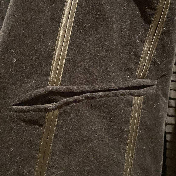 Black velour/velvet jacket. By Nygard. Womens size 16 - Picture 3 of 9